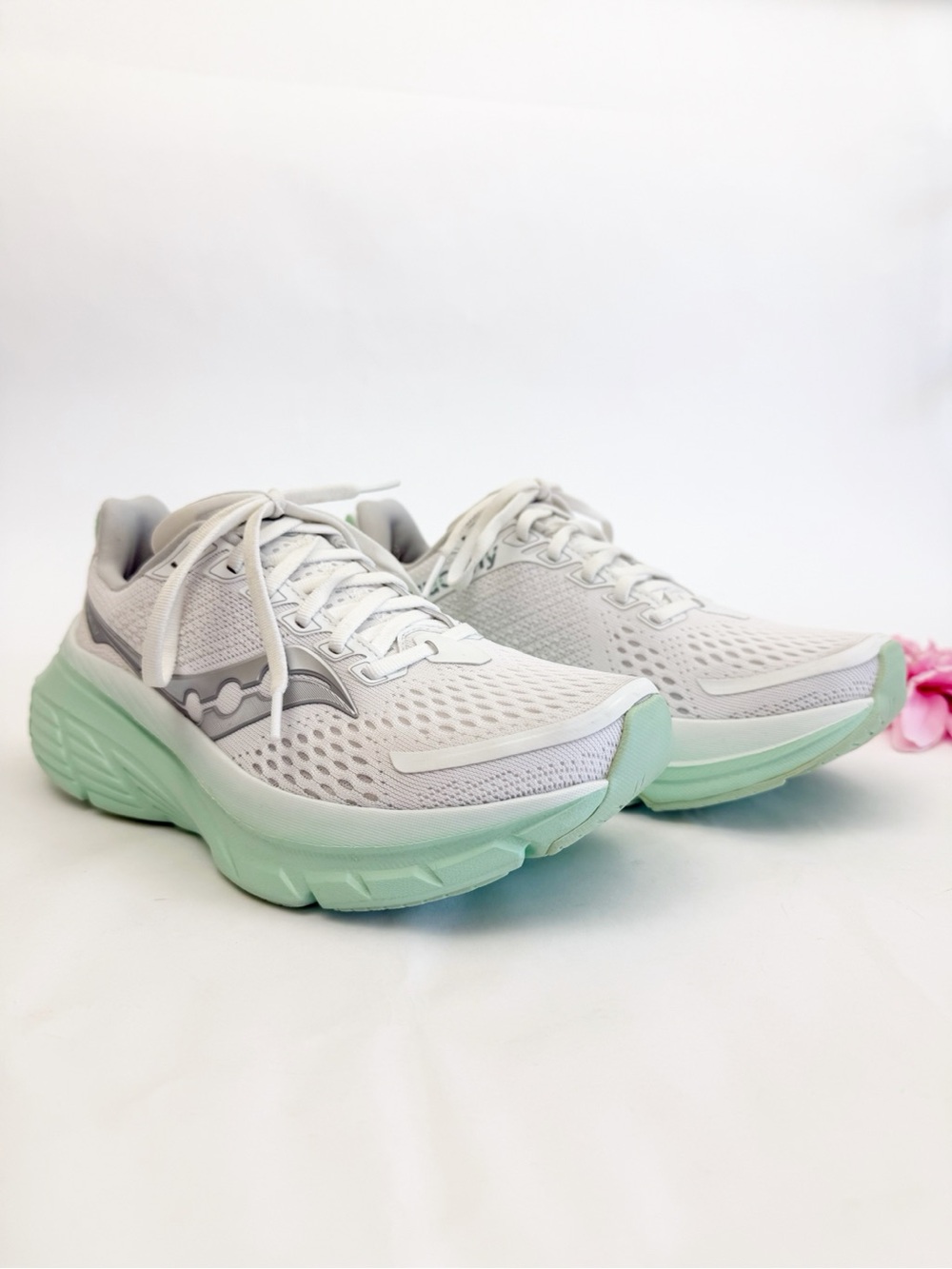 Saucony Guide 17 Women’s Running Shoes Lace Up Sneakers White Jade Green